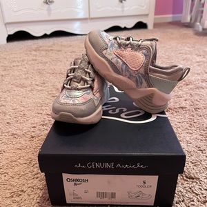 girls sneakers